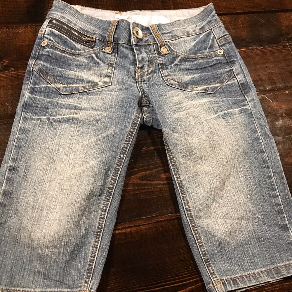 Authentic 579 stretchy denim Bermuda shorts